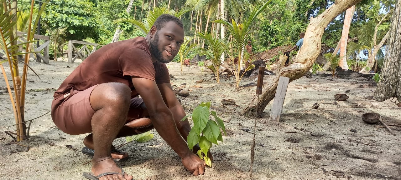 Advent Mission in the Russell Islands: Planting Hope, Faith, and Trees ...